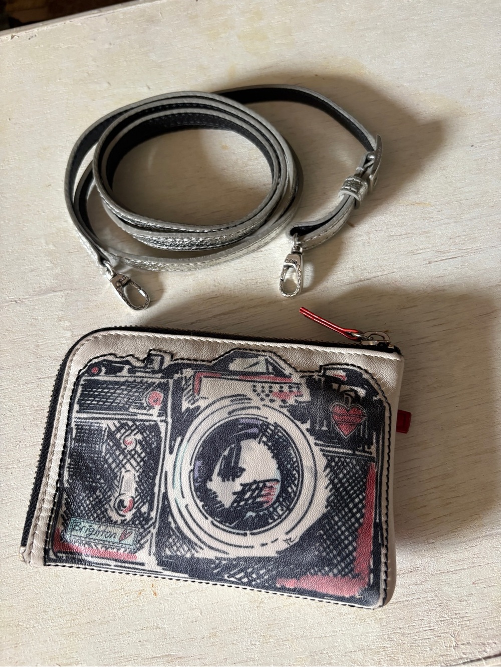 BRIGHTON LEATHER FLASH CAMERA STRIKE A POSE CONVERTIBLE WALLET WITH SILVER STRAP